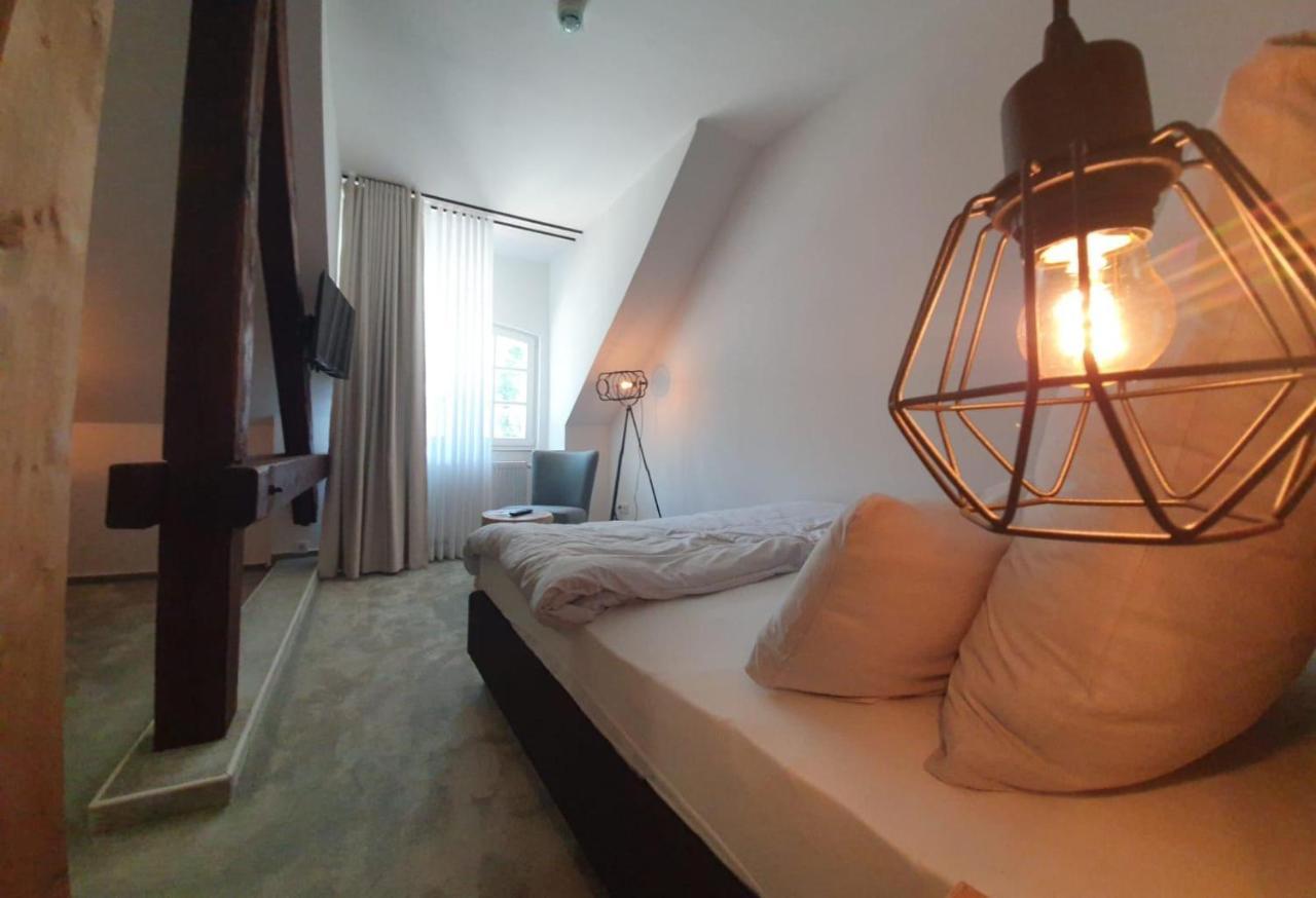 Hotel Le Filou Hille Bagian luar foto